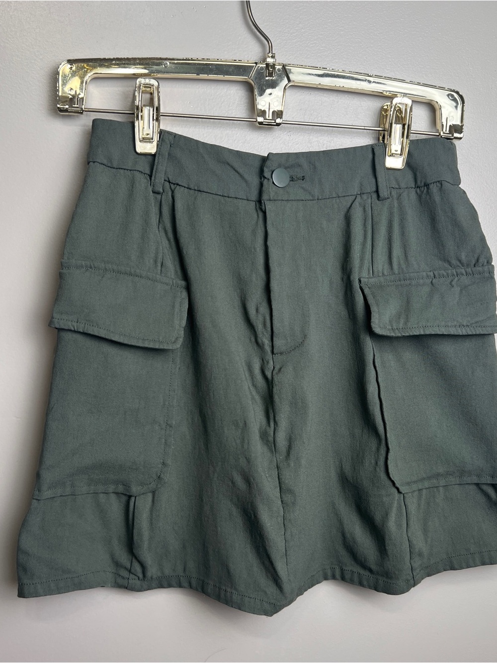 French Kiss Utility Cargo Pocket Mini Skirt Medium Olive Green, EUC